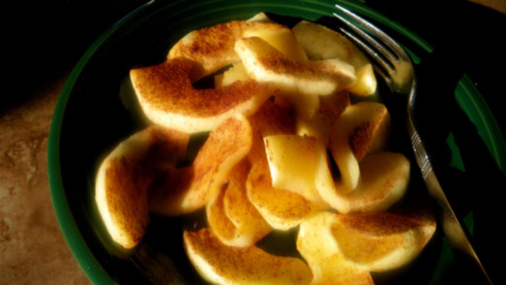 how many calories are in a baked apple slice