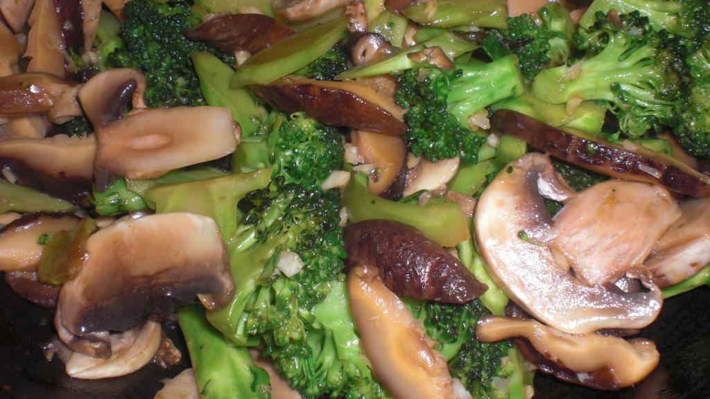 Broccoli and Mushrooms in Oyster Sauce Recipe