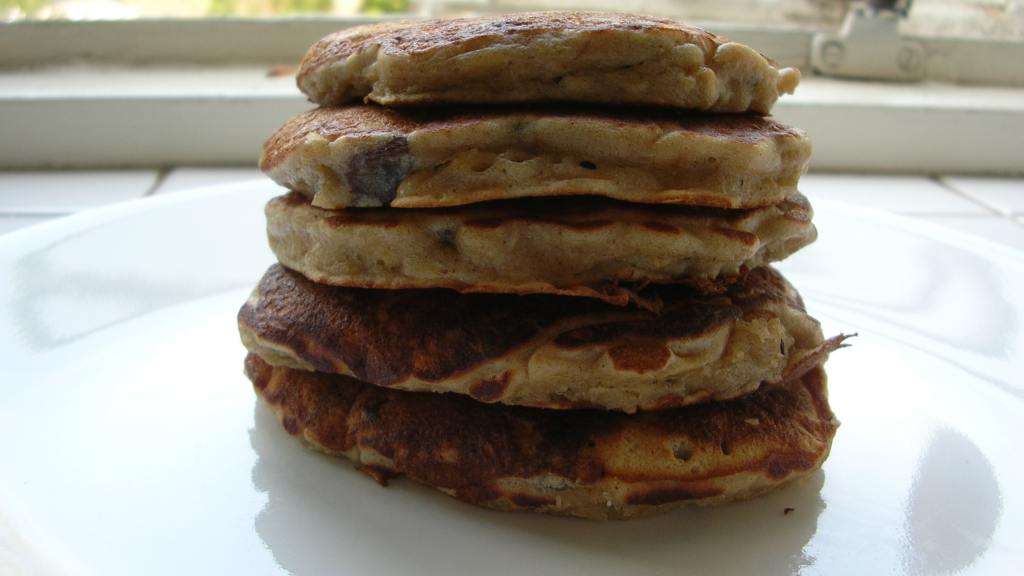 Banana, Raisin, and Oatmeal Pancakes Recipe