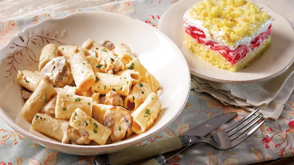 Sausage Mushroom Alfredo Pasta With Strawberry Lemon Supreme Recipe