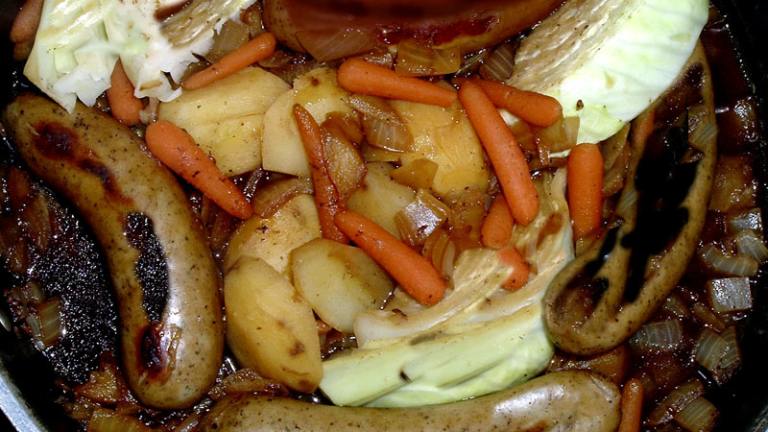 Fall Bratwurst With Apples and Onions Created by Bergy