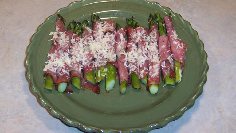 Baked Asparagus Wrapped in Prosciutto created by Miss V