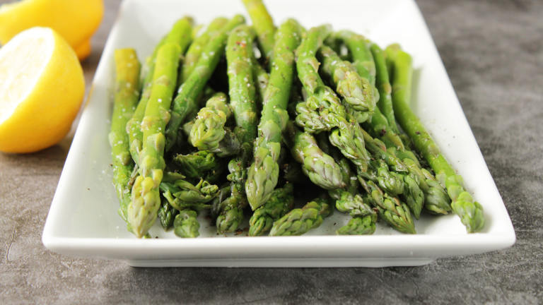 Steamed Asparagus With Lemon Created by DeliciousAsItLooks