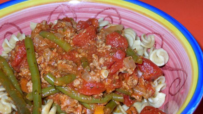 Spaghetti With Chunky Meat and Veggie Sauce created by justcallmetoni