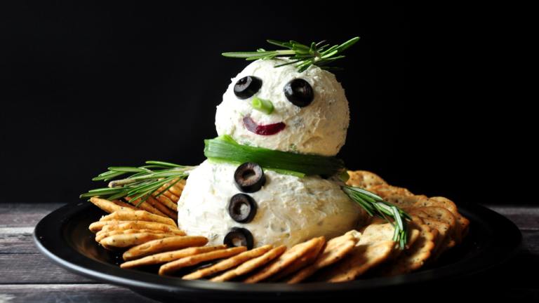 Mr. Snowman Cheese Ball Created by SharonChen