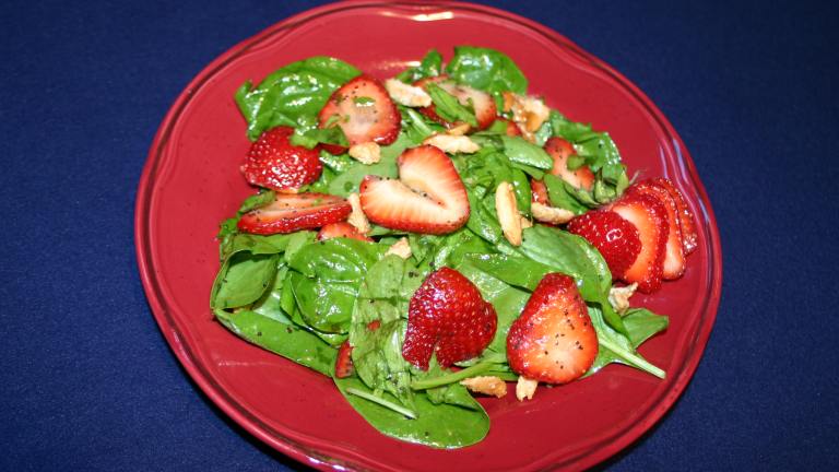 Sioux Lookout's Strawberry-spinach Salad created by Leslie in Texas