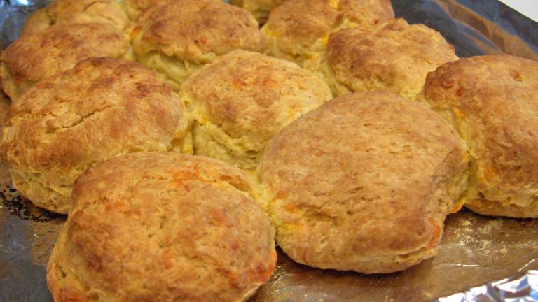 Fluffy Cheddar Biscuits Created by Derf2440