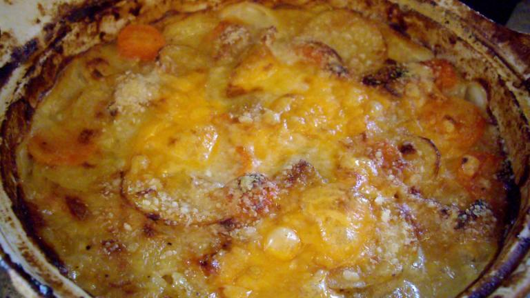 Microwaved Scalloped Potatoes and Carrots Created by Sageca
