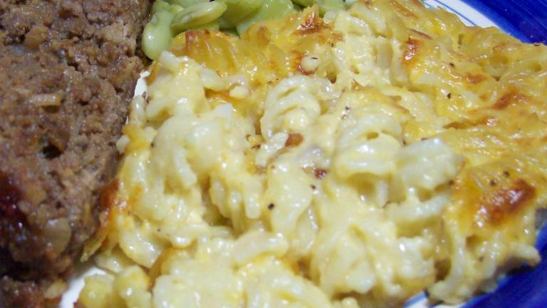 Cheesiest Macaroni and Cheese created by Chef shapeweaver 
