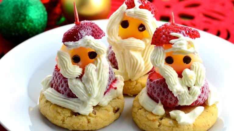 Strawberry Santa Claus Created by May I Have That Rec