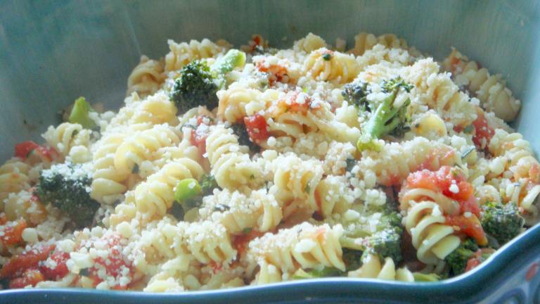 Broccoli Pasta in a Fresh Tomato Sauce Created by Lori Mama