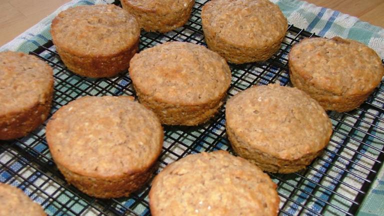 Daphne’s Cinnamon Oatmeal Muffins Created by A Messy Cook