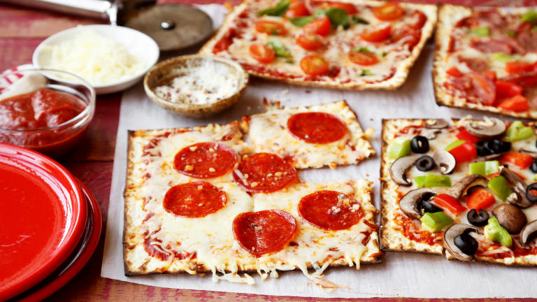Quick Matzo Pizza Created by Jonathan Melendez 