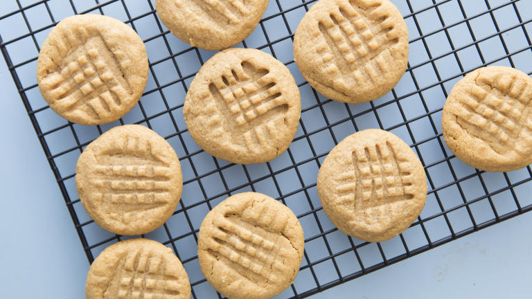 Easy Peanut Butter Cookies Created by Billy Green