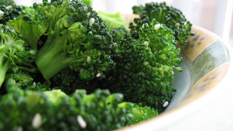 Broccoli With Sesame Seeds and Scallions Created by Redsie