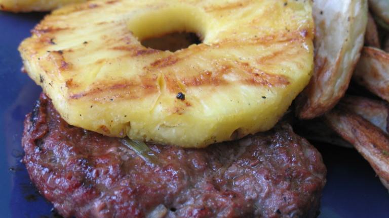 Hawaiian Hamburgers With Grilled Pineapple Created by Redsie