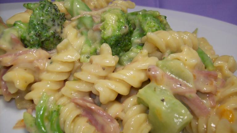 Ham and Cheese Pasta Skillet created by Chef shapeweaver 