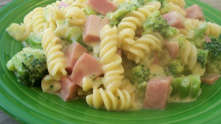 Ham and Cheese Pasta Skillet Created by Parsley