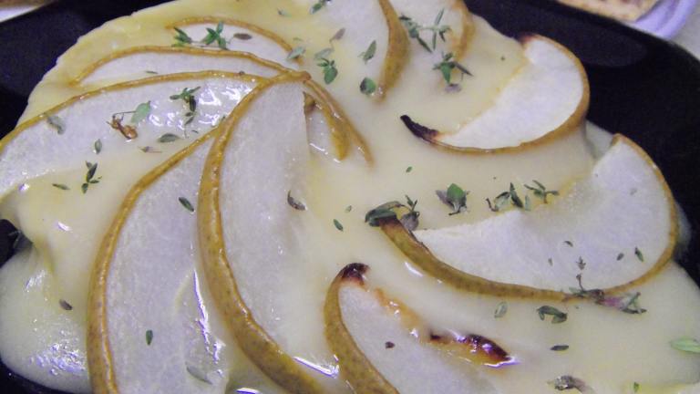 Brie With Roasted Pear and Thyme Created by alligirl