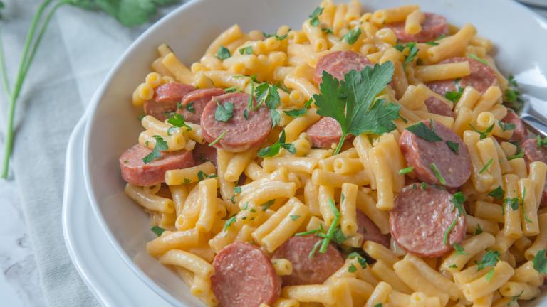Macaroni and Cheese Hot Dog Skillet created by anniesnomsblog