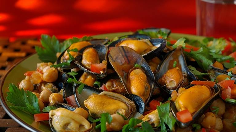 Moroccan Style Mussels Created by Thorsten