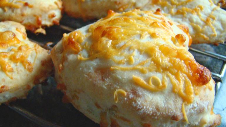 Very Tasty Cheesy Cheddar and Oat Scones created by Derf2440