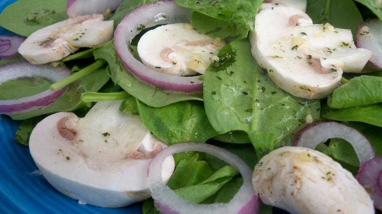 Mushroom Spinach Salad Created by Parsley