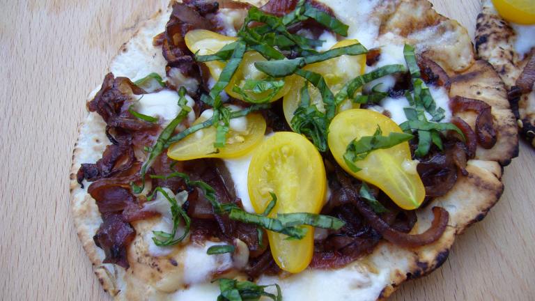 Caramelized Onion Pizza Created by cookiedog