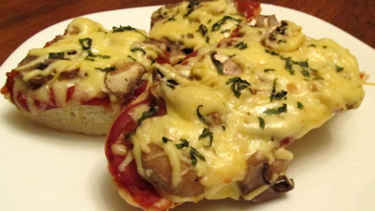 Mushroom-Gouda French Bread Pizzas Created by K9 Owned