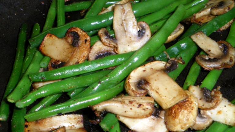 Garlic Buttered Green Beans Created by Bergy