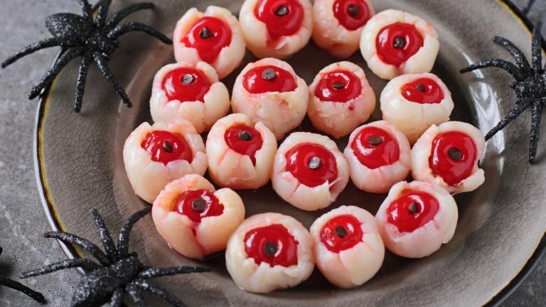 Googly Eyes - R You Looking at Me? Created by DeliciousAsItLooks