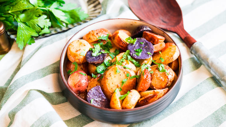 Robyn's Crock Pot Herb Roasted Potatoes Created by alenafoodphoto