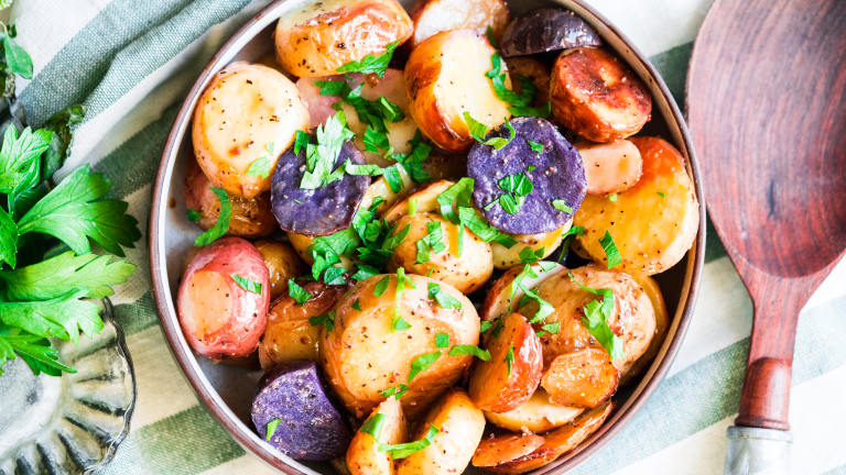 Robyn's Crock Pot Herb Roasted Potatoes created by alenafoodphoto