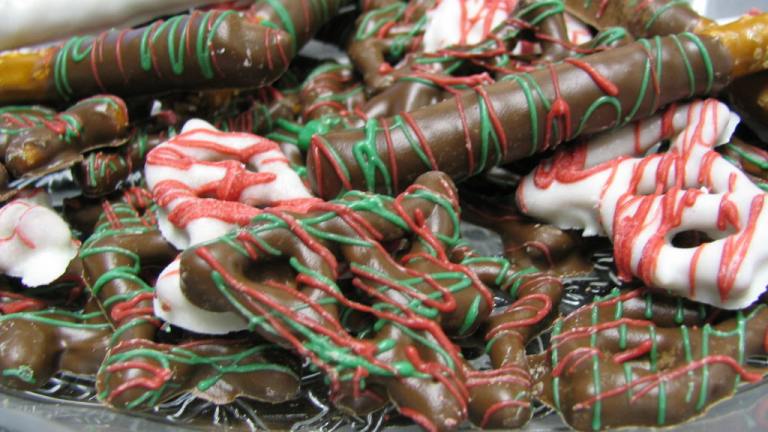 Chocolate Dipped Pretzels Created by Iowa Jenny