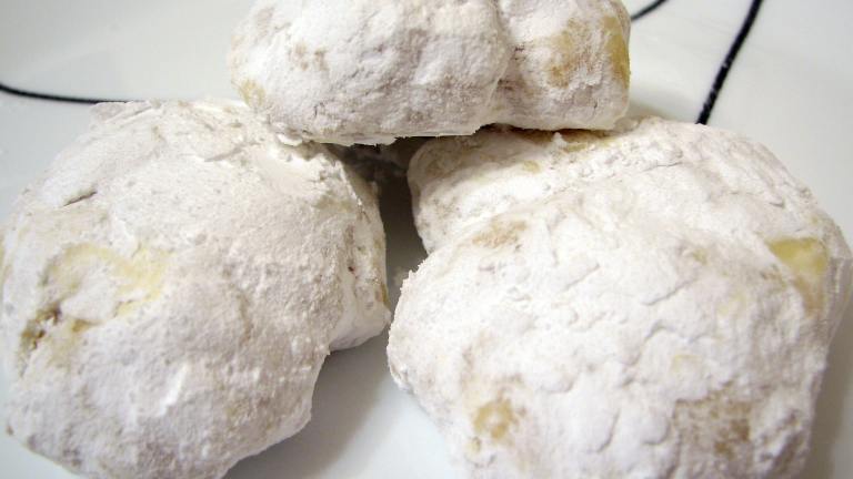 Russian Tea Cakes Created by Nourished Homestead