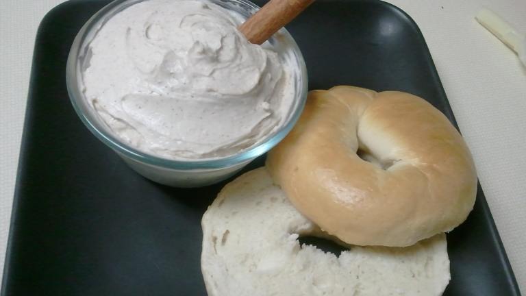 Honey Cinnamon Spread for Bagels Created by Wendelina