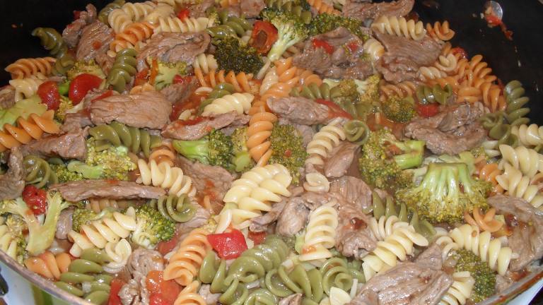 Pasta with Beef, Broccoli and Tomatoes Created by vrvrvr