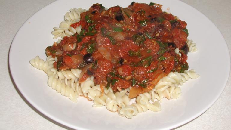 Spinach, Olive and Chilli Tomato Sauce for Pasta created by Eat Your Vegetables