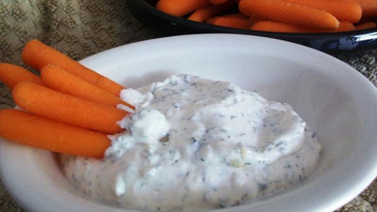 Family Dill Dip Created by 2Bleu