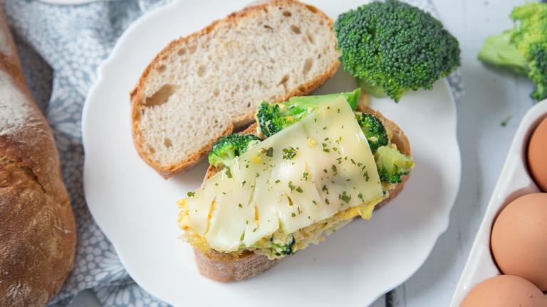Broccoli and Egg Sandwich Created by anniesnomsblog