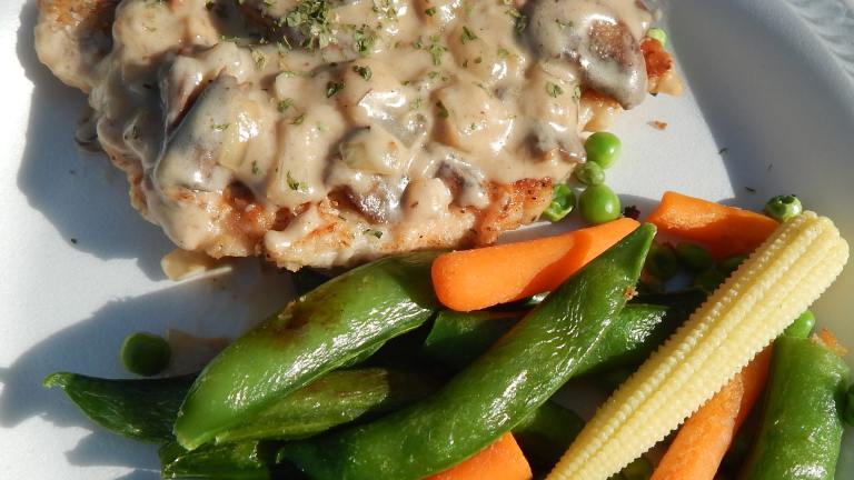 Smothered Chicken with Creamy Mushroom Gravy Created by stonecoldcrazy