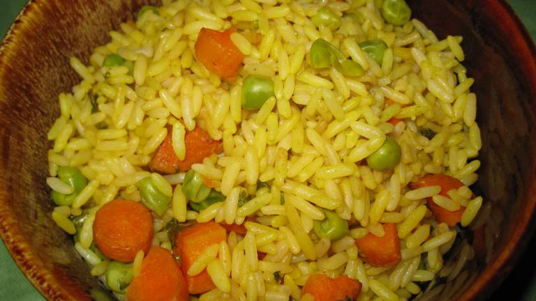 Rice With Carrots and Peas (Rice Cooker) Created by threeovens