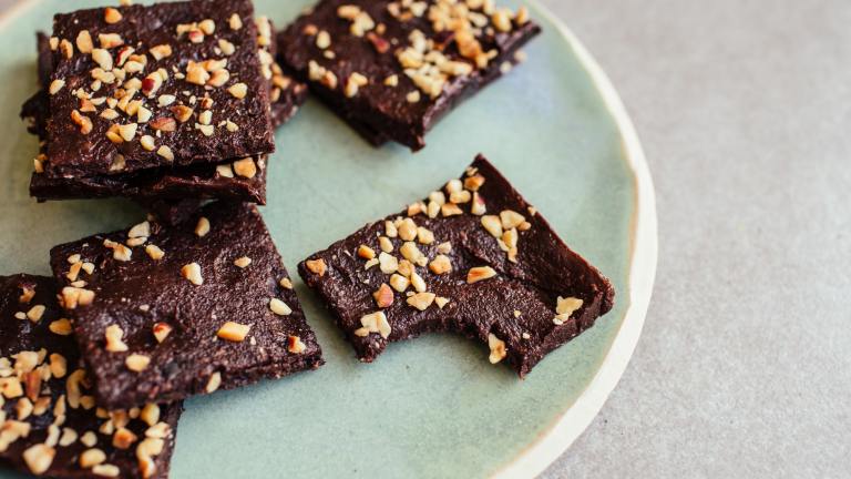 Raw Food: Brownies or Chocolate Bars Created by Izy Hossack