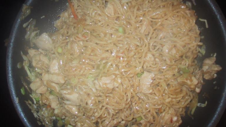 Quick and Easy Chicken Lo Mein Created by mosma