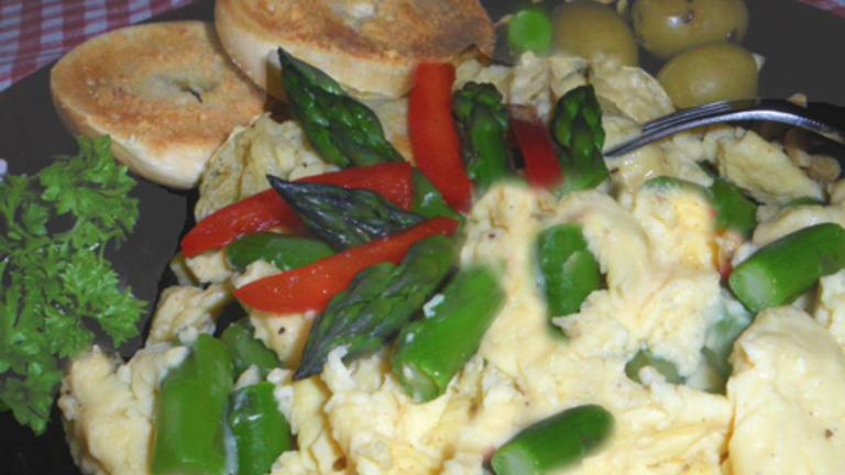 Spanish Scrambled Eggs With Pimenton and Asparagus Created by Bergy