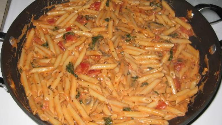 Creamy Spinach and Mushroom Penne Pasta created by danakscully64