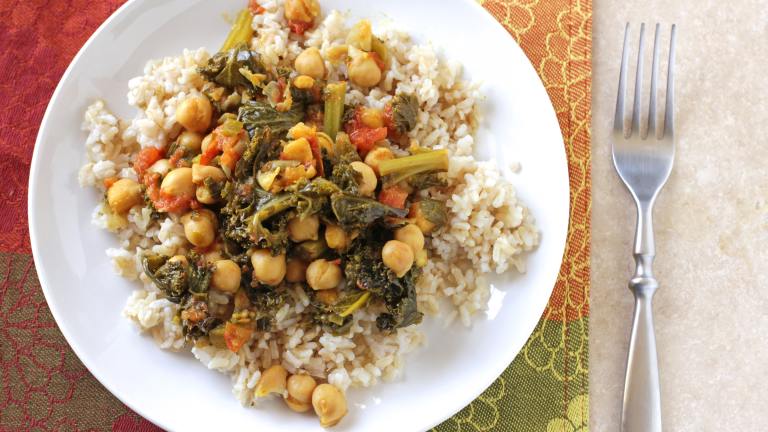 Curried Chickpeas & Kale Created by DeliciousAsItLooks