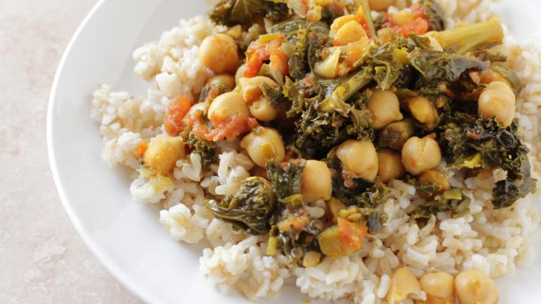Curried Chickpeas & Kale created by DeliciousAsItLooks