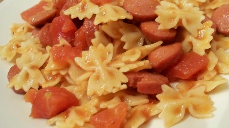 Hot Dogs, Noodles and Tomatoes Created by Parsley