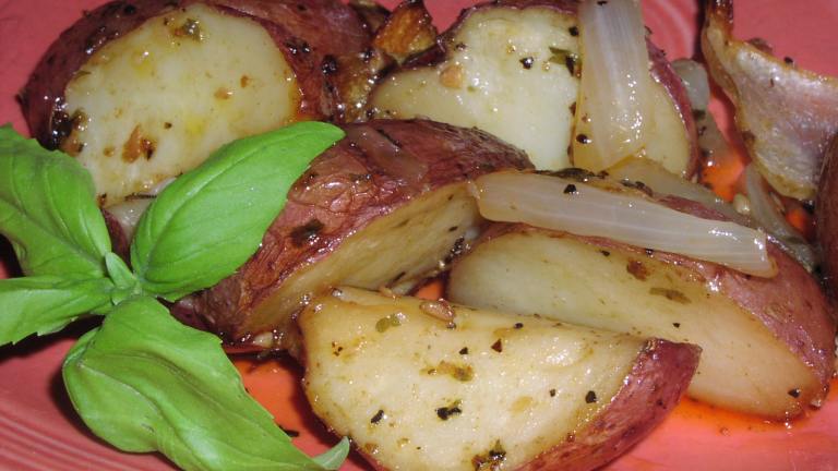 Crispy Oven Roasted Garlic Potatoes Created by teresas